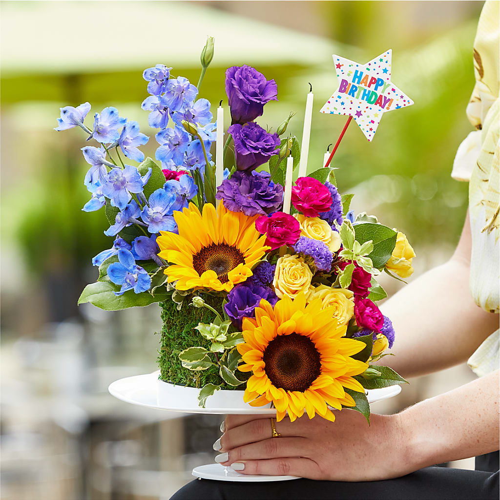 Star of the Day Floral Cake – Rosemary Flower Shop Inc, Wappingers Falls NY