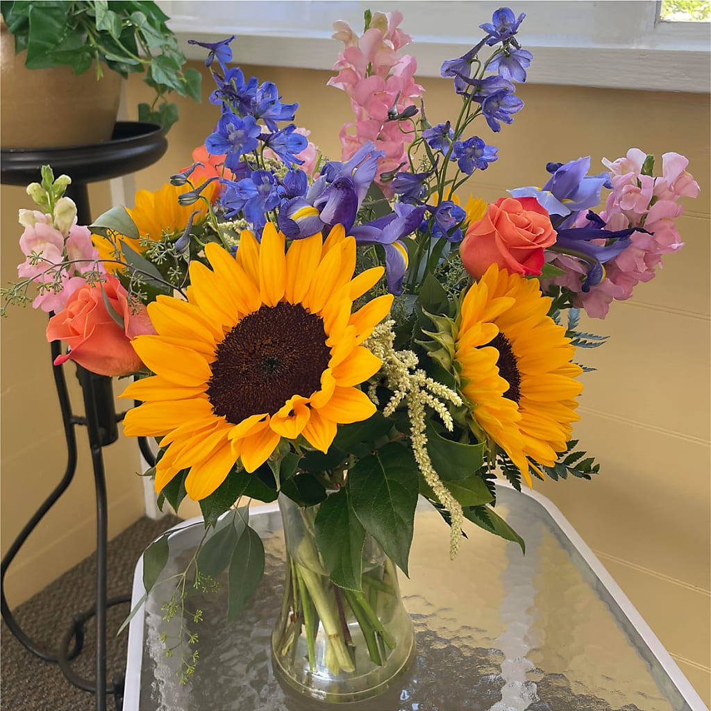 Rays of Life Bouquet –  Rosemary Flower Shop Inc, Wappingers Falls NY